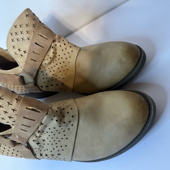 Pop Tan Ankle Boots - Picture 7 of 10